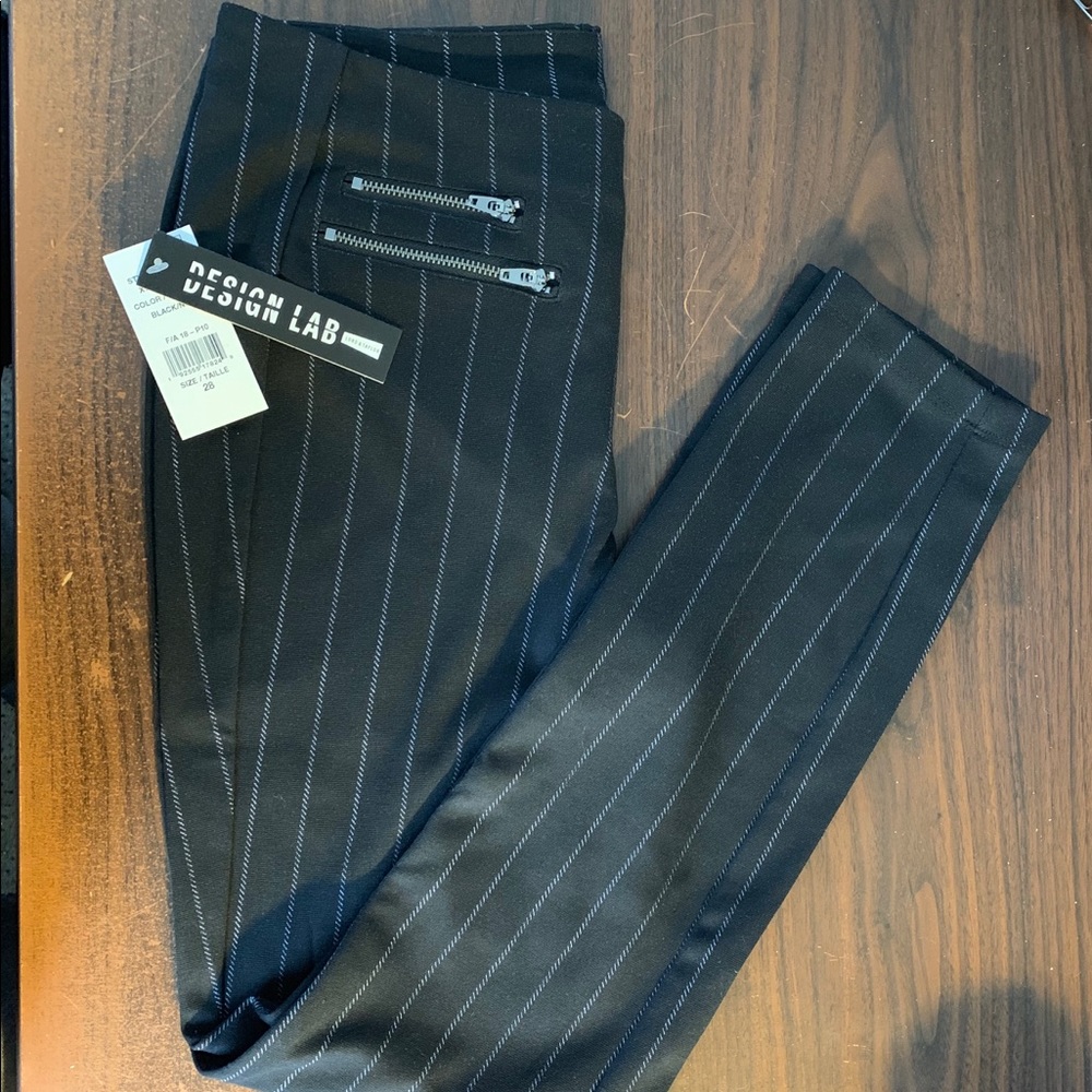 🆕Design lab plaid skinny pants, size 28